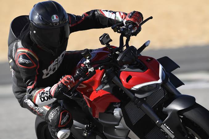 AGV Pista GP-RR Carbon Review: Why It Is So Premium, So Expensive, and Worth Every Rupee in India