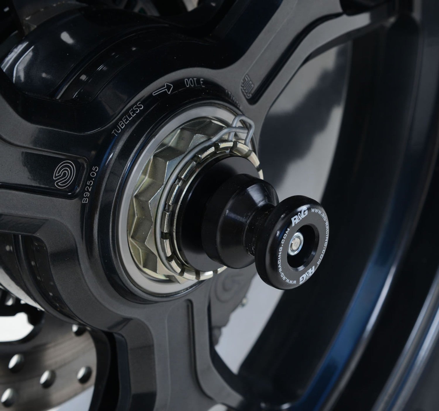 R&G Spindle Sliders for Ducati Streetfighter V4