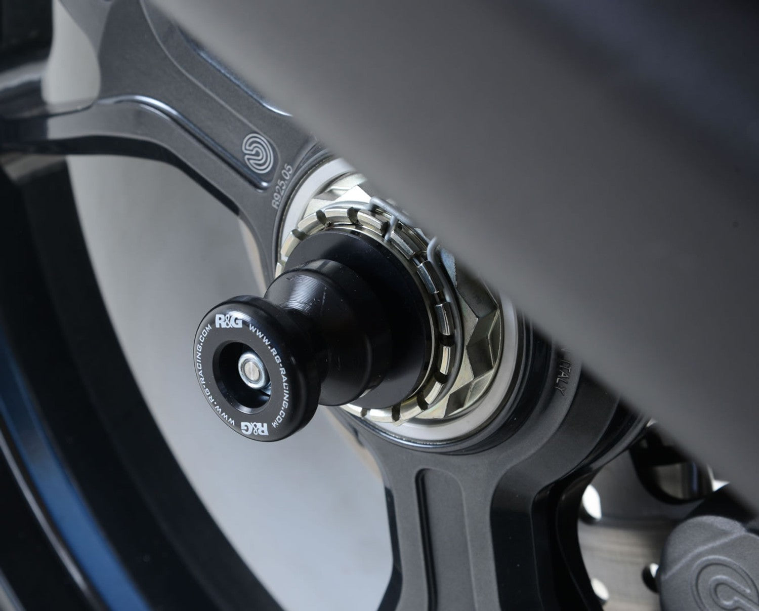 R&G Spindle Sliders for Ducati Streetfighter V4