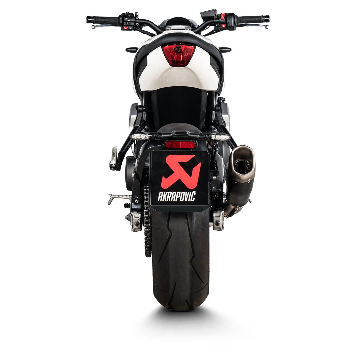 Triumph trident 660 akrapovic hot sale exhaust